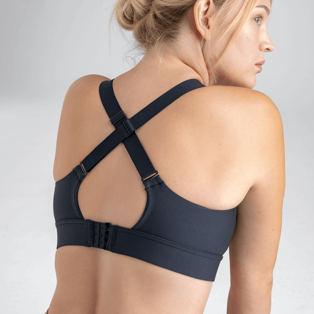 Fiera Women's Sports Bra — Black