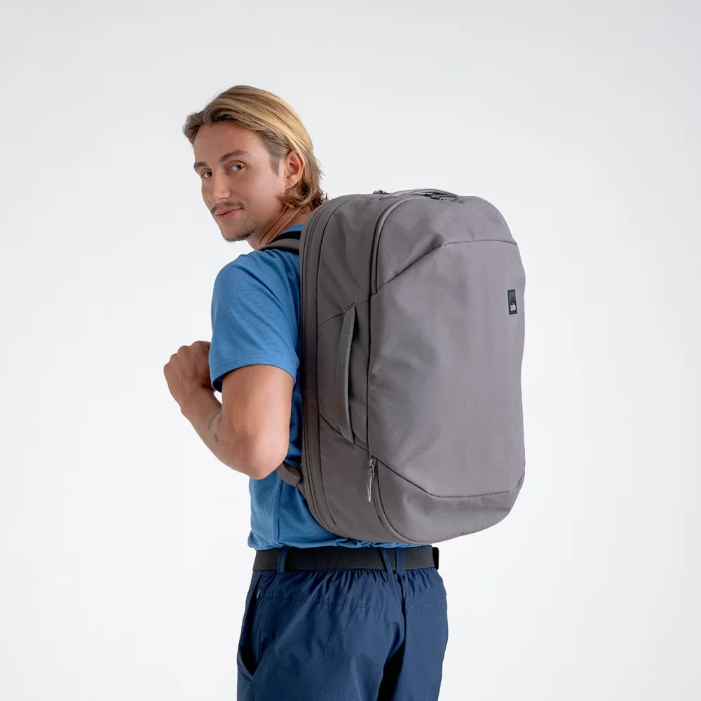 Monda 40l Carry On Backpack — Black